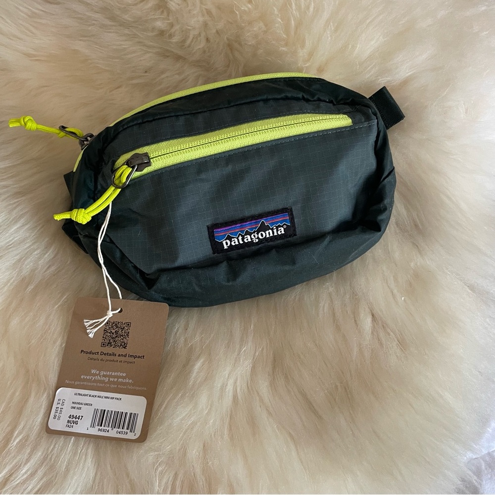NWT Patagonia Ultralight Black Hole packable fanny pack cross body bag hip pack